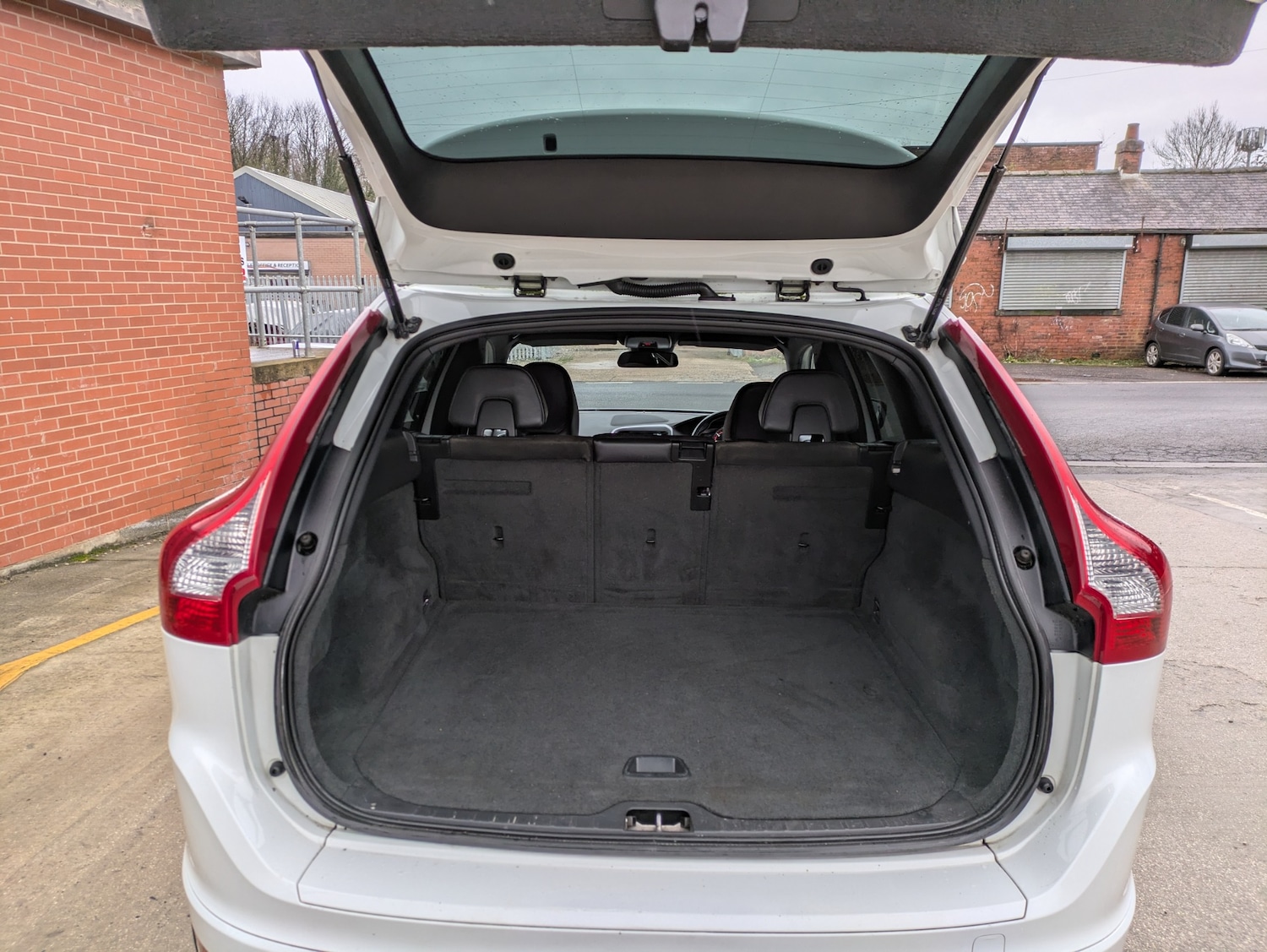 Used Volvo XC60 2014 for sale - 77541541: Photo 20