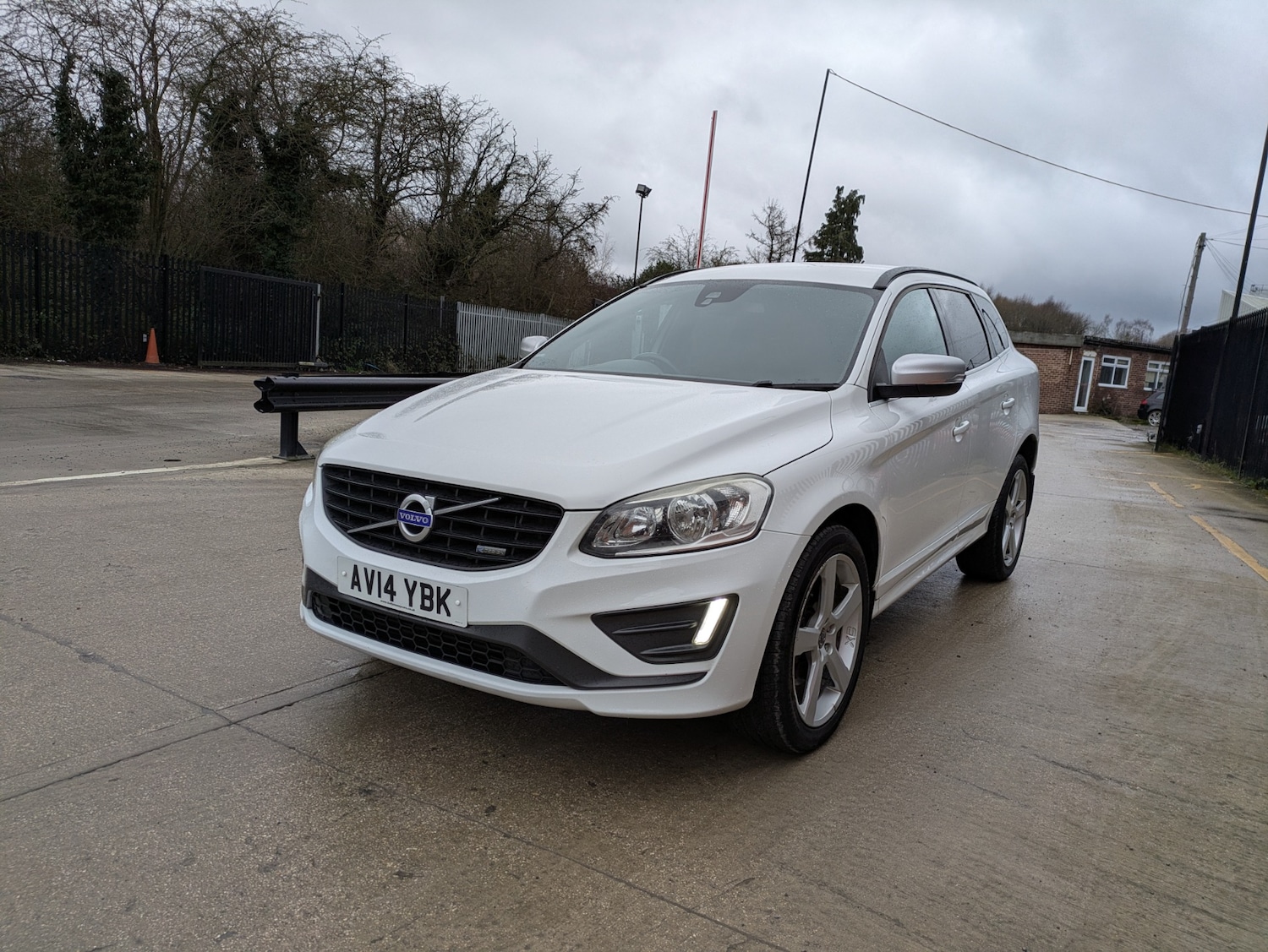 Used Volvo XC60 2014 for sale - 77541541: Photo 3