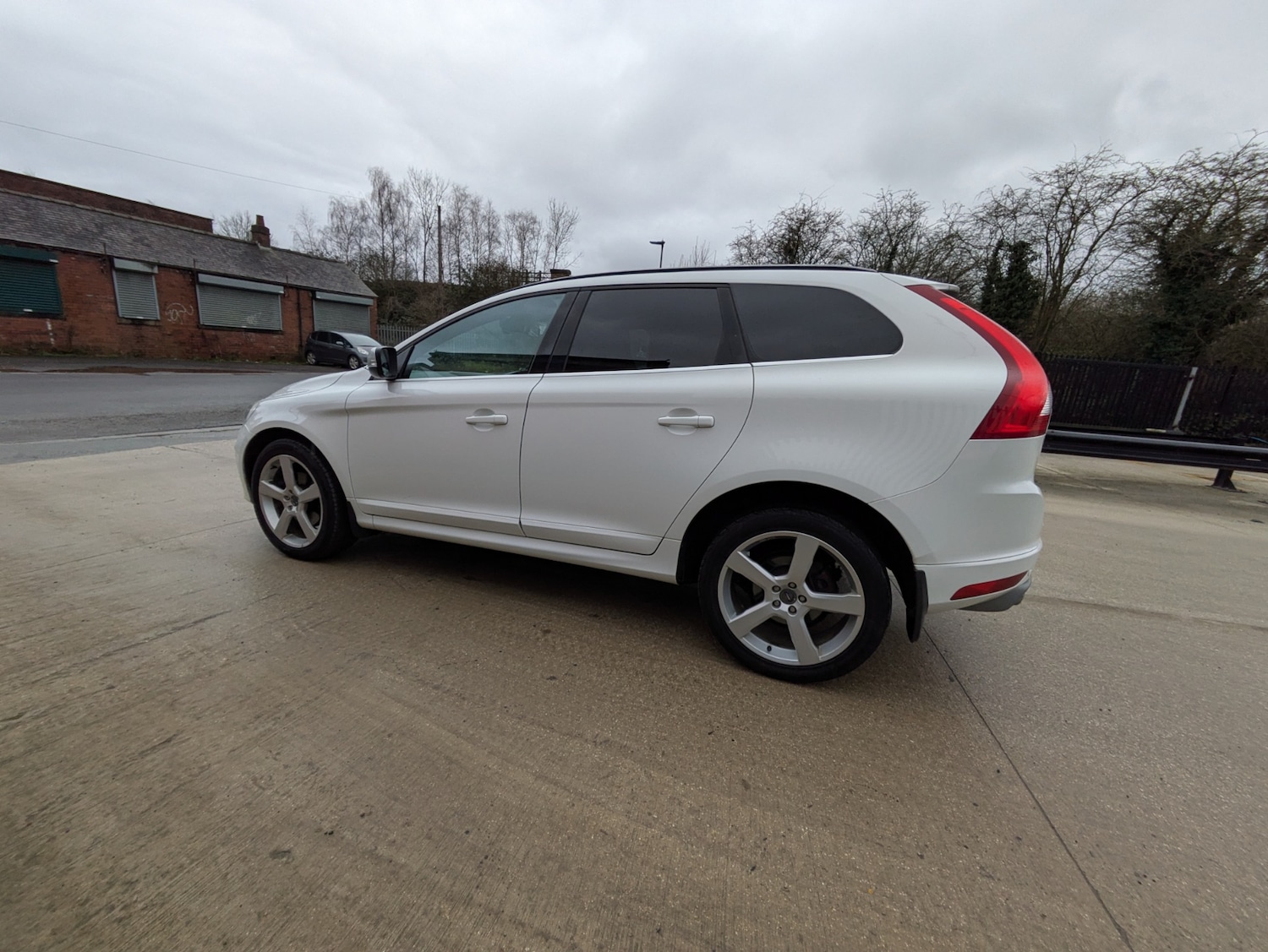 Used Volvo XC60 2014 for sale - 77541541: Photo 8