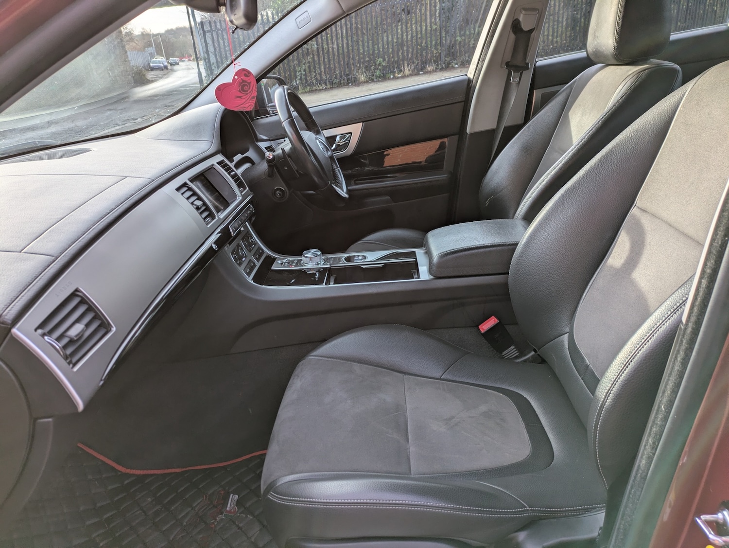 Used Jaguar XF 2013 for sale - 77196639: Photo 25