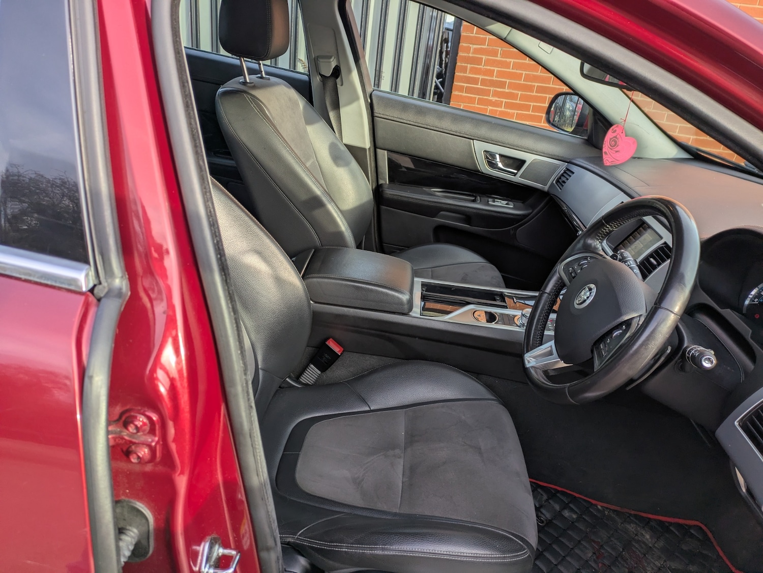 Used Jaguar XF 2013 for sale - 77196639: Photo 26