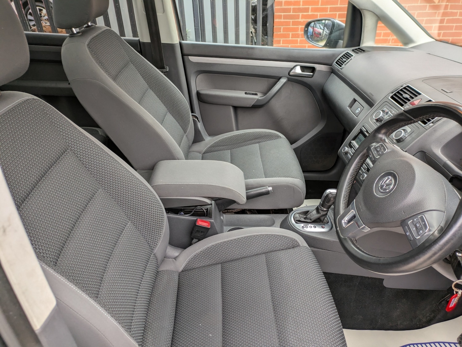 Used Volkswagen Touran 2010 for sale - 77663060: Photo 30