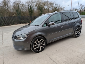 Used Volkswagen Touran 2010 for sale - 77663060: Photo