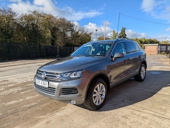 Used Volkswagen Touareg 2010 for sale - 76353076: Photo