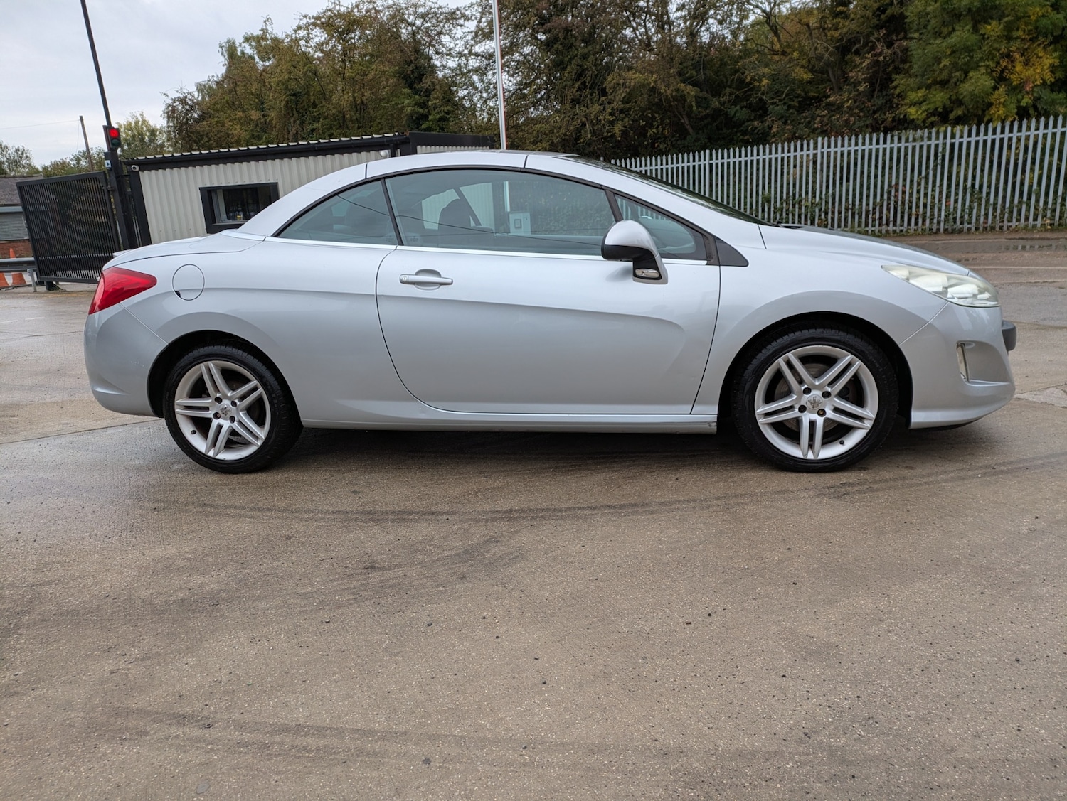 Used Peugeot 308 2011 for sale - 76131261: Photo 10