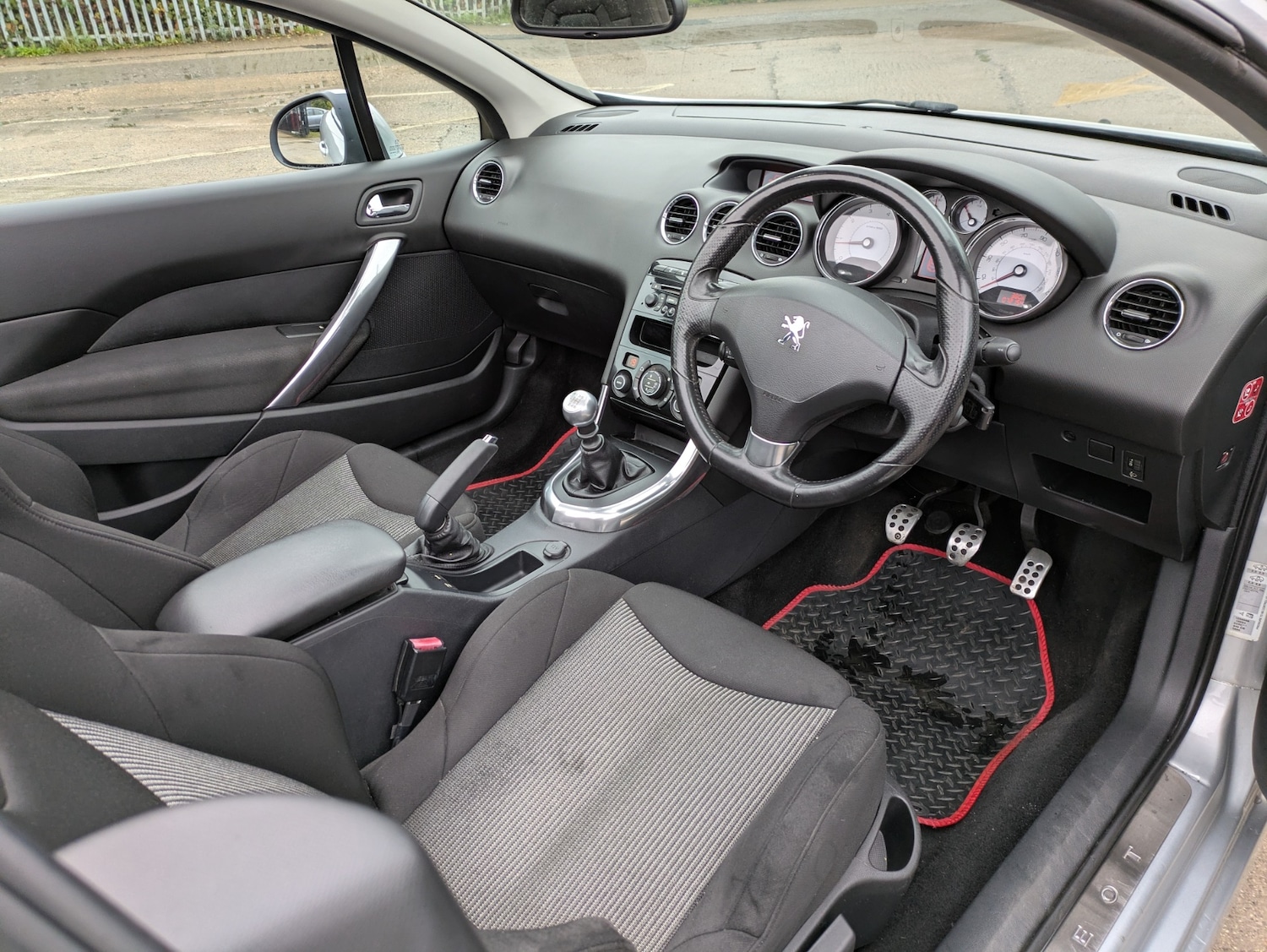 Used Peugeot 308 2011 for sale - 76131261: Photo 16