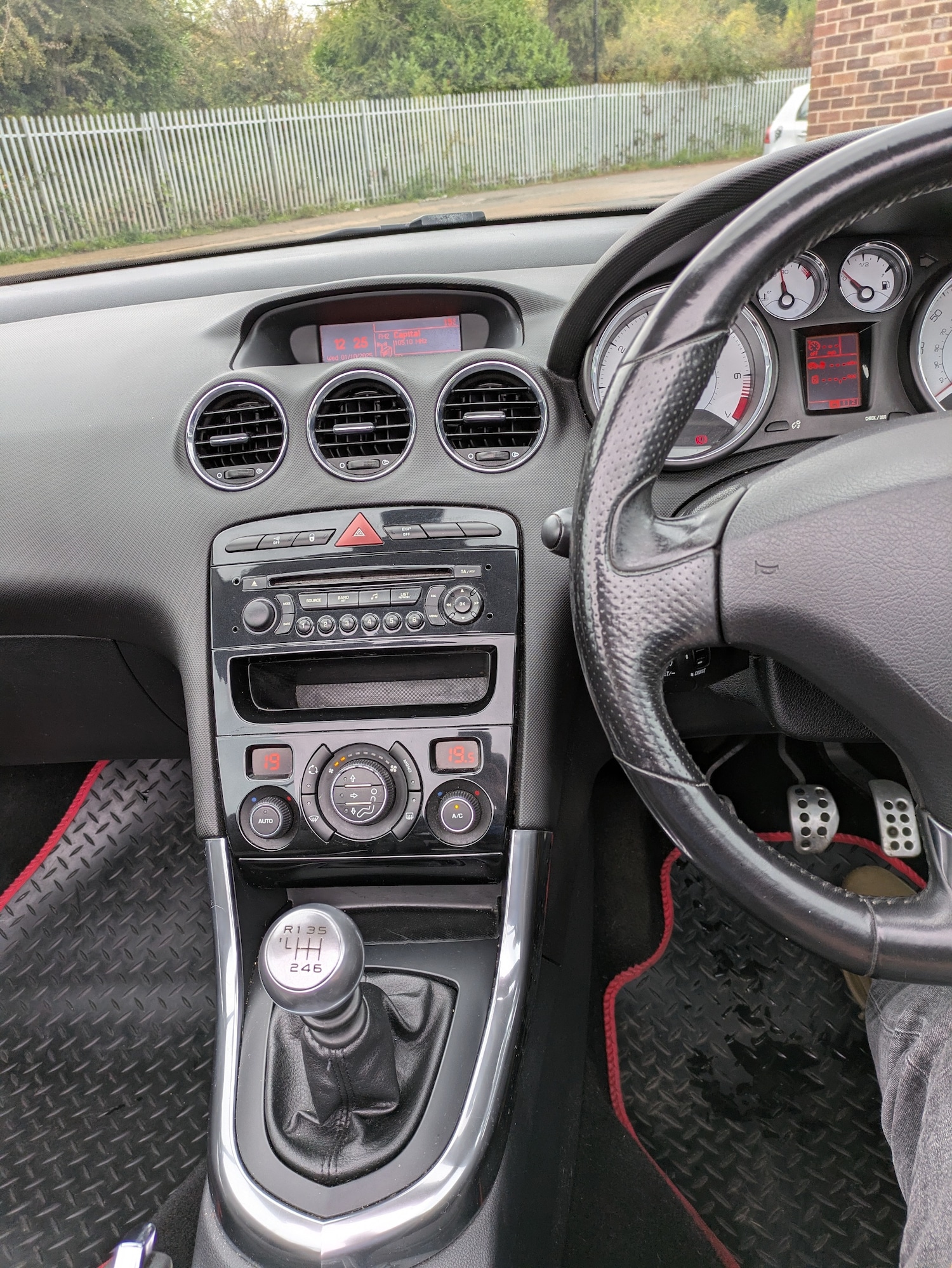 Used Peugeot 308 2011 for sale - 76131261: Photo 19