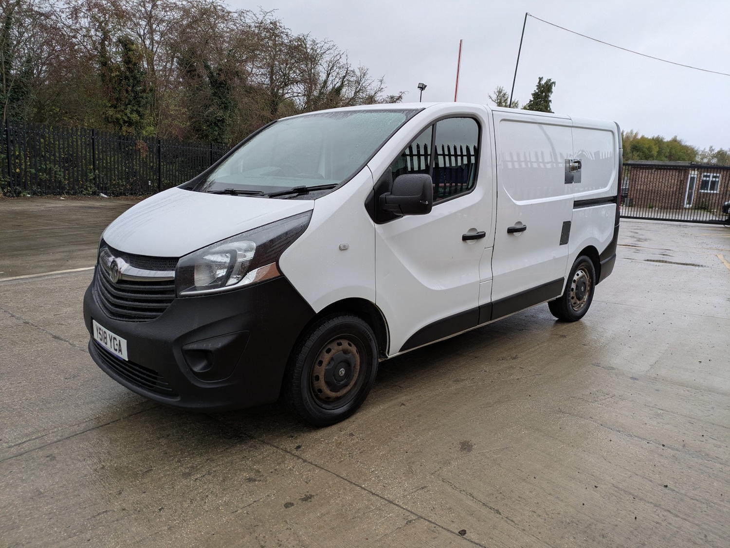 Used Vauxhall Vivaro 2018 for sale - 76682701: Photo 3