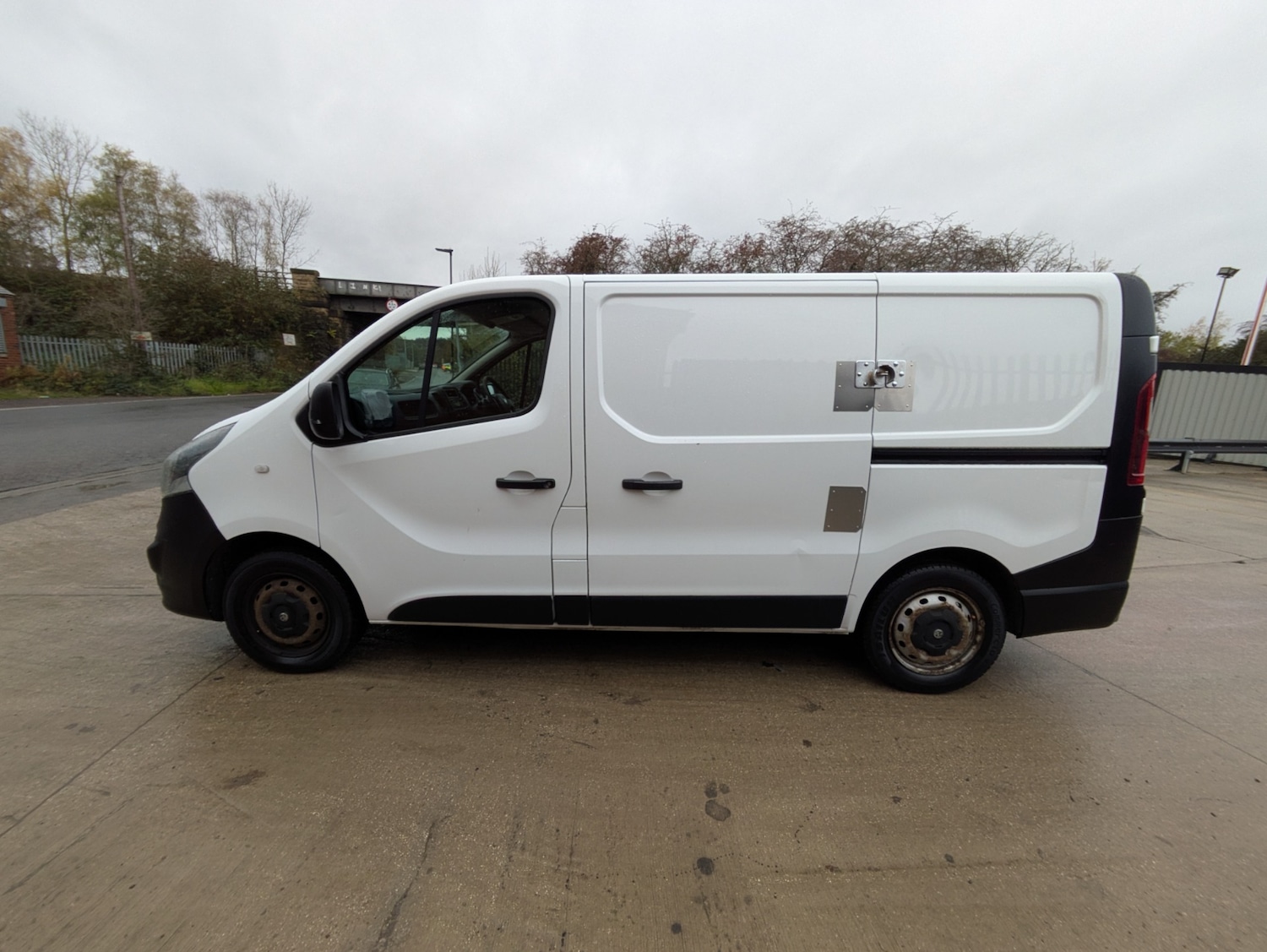 Used Vauxhall Vivaro 2018 for sale - 76682701: Photo 5