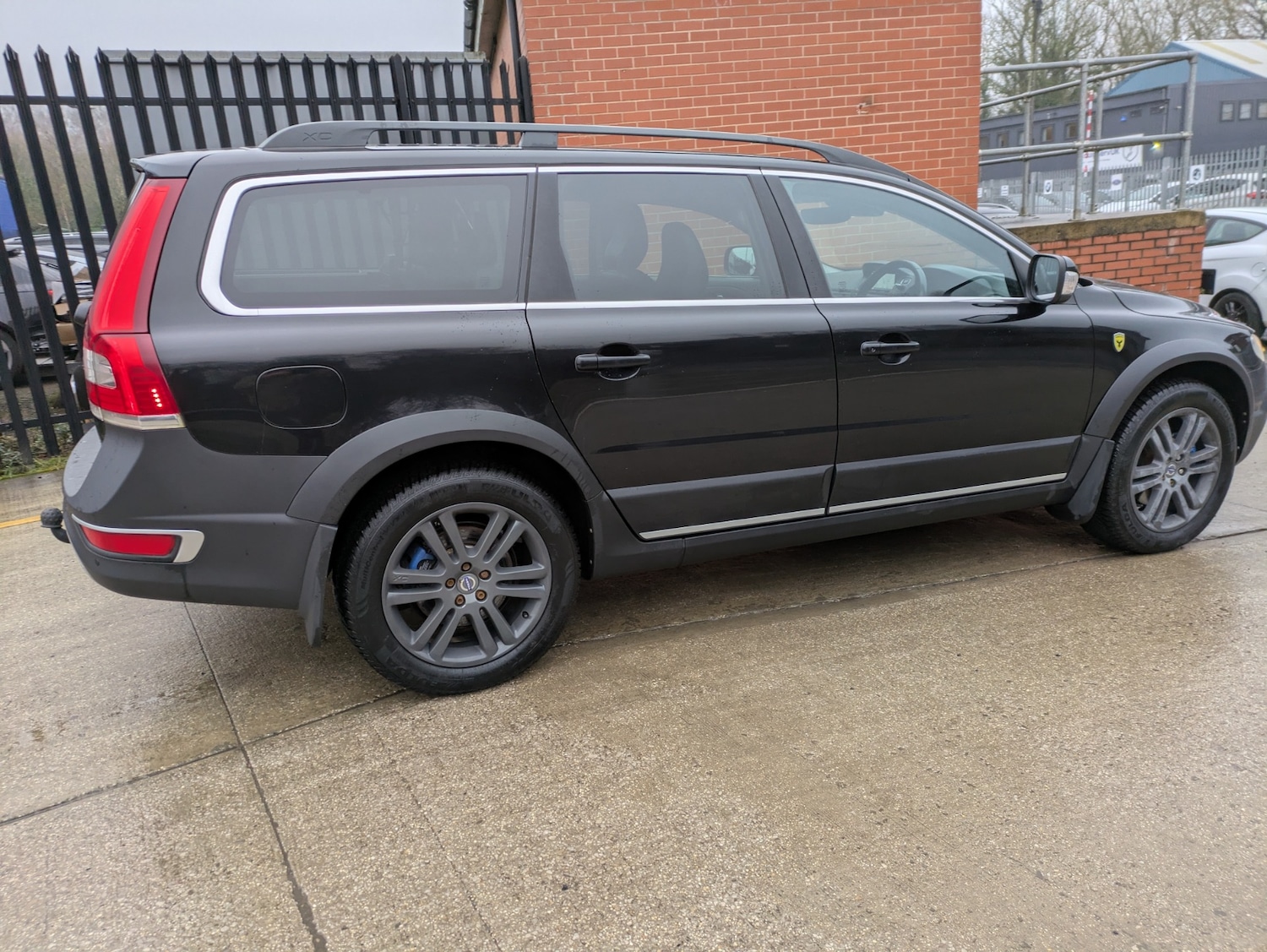 Used Volvo XC70 2015 for sale - 77502295: Photo 12