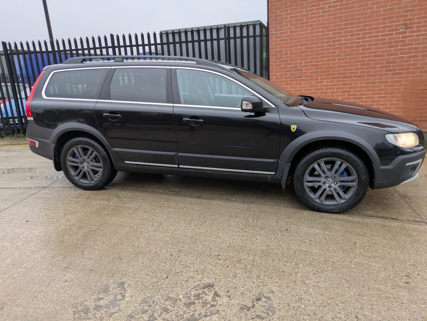 Used Volvo XC70 2015 for sale - 77502295: Photo 13