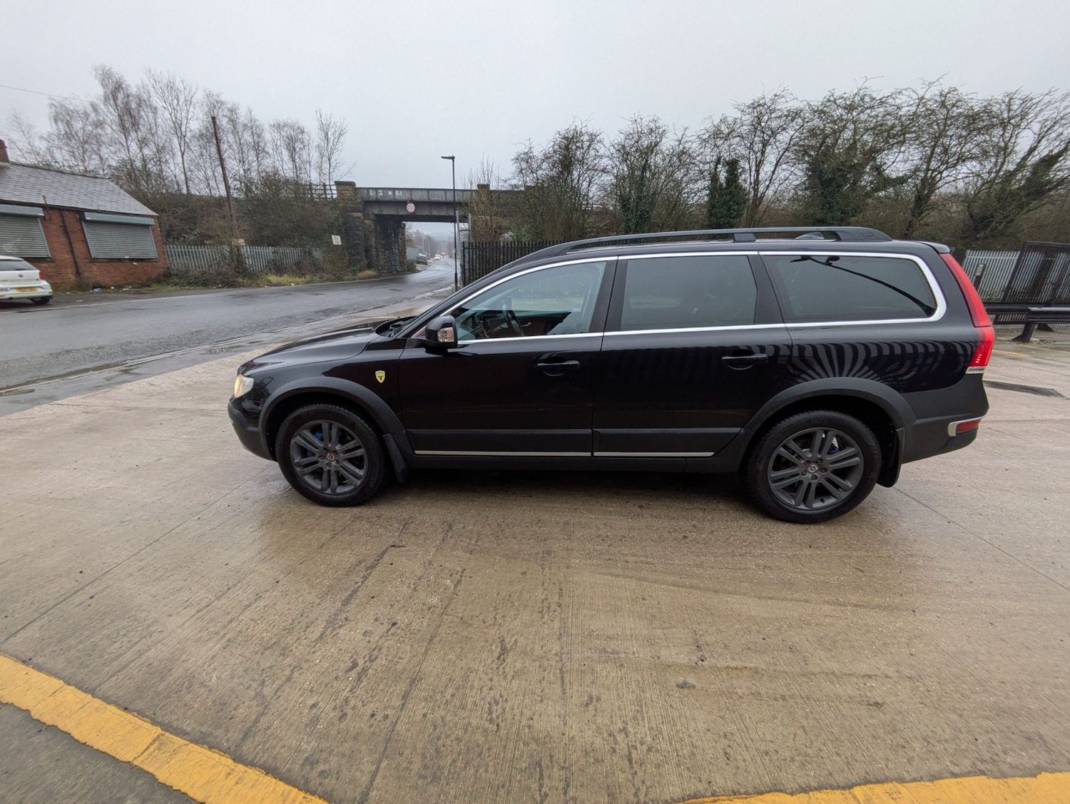 Used Volvo XC70 2015 for sale - 77502295: Photo 5