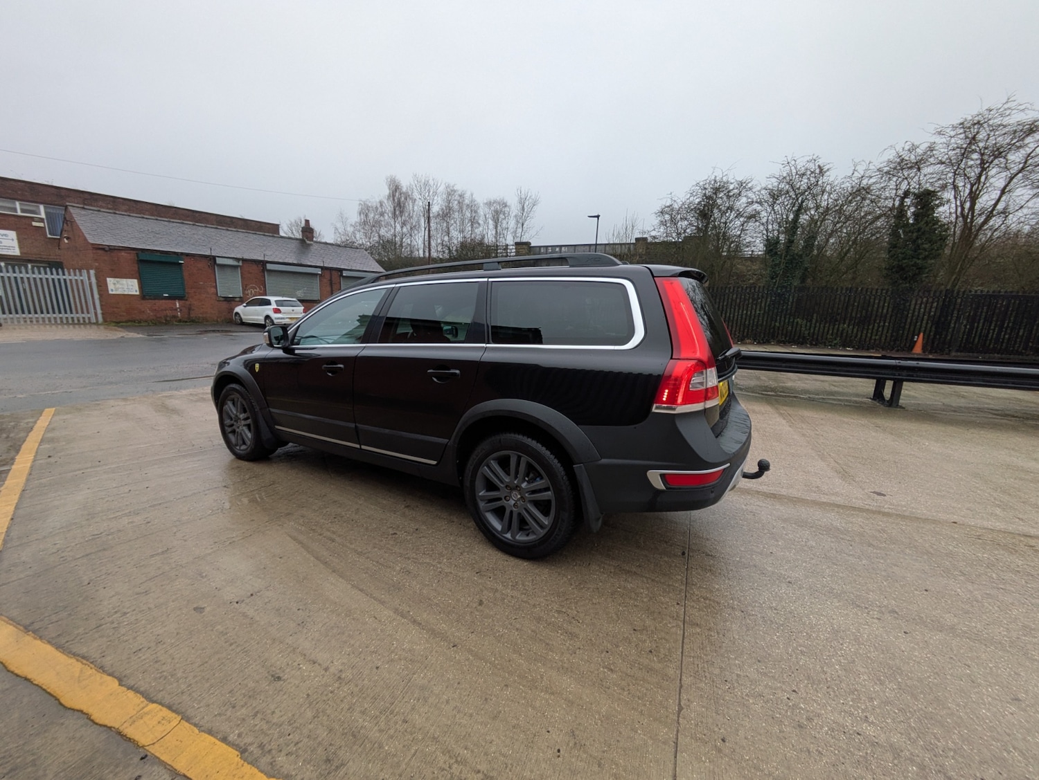 Used Volvo XC70 2015 for sale - 77502295: Photo 6