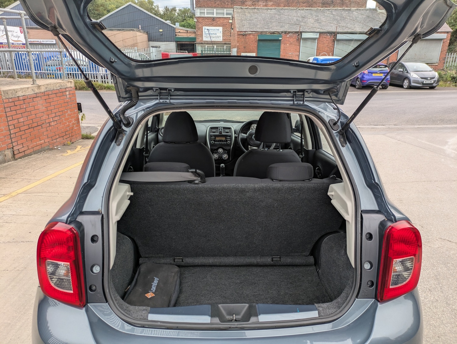 Used Nissan Micra 2015 for sale - 76103982: Photo 15