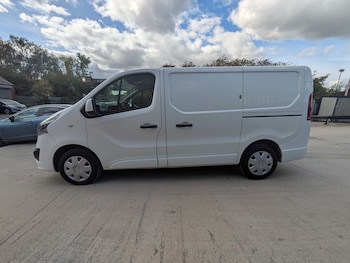 Used Vauxhall Vivaro 2018 for sale - 76103238: Photo