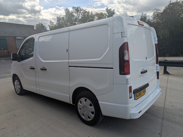 Used Vauxhall Vivaro 2018 for sale - 76103238: Photo 6
