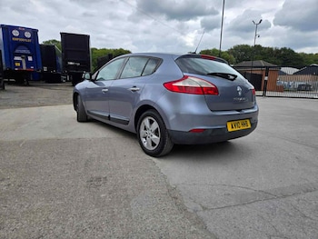 Used Renault Megane 2010 for sale - 75735548: Photo