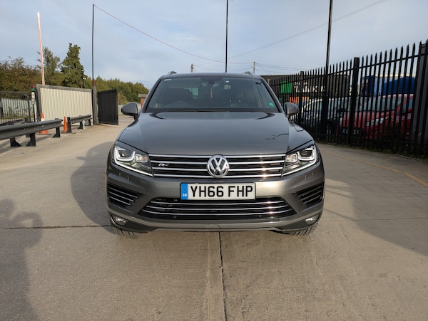 Used Volkswagen Touareg 2016 for sale - 76242822: Photo 1