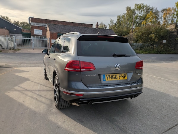 Used Volkswagen Touareg 2016 for sale - 76242822: Photo 8