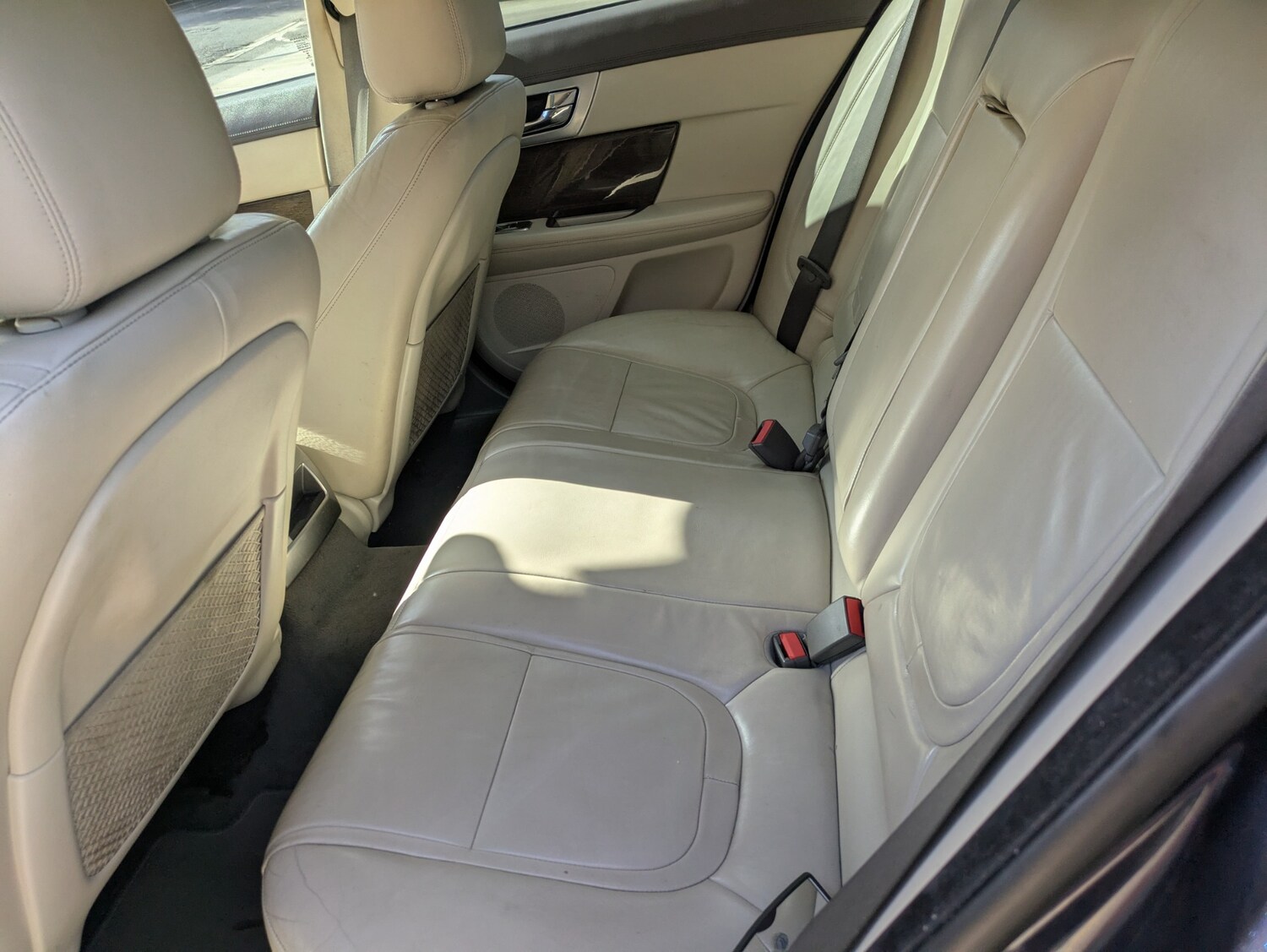 Jaguar XF 2014 (14) - 3.0d V6 Premium Luxury 4dr Auto [Start Stop] - Image 17