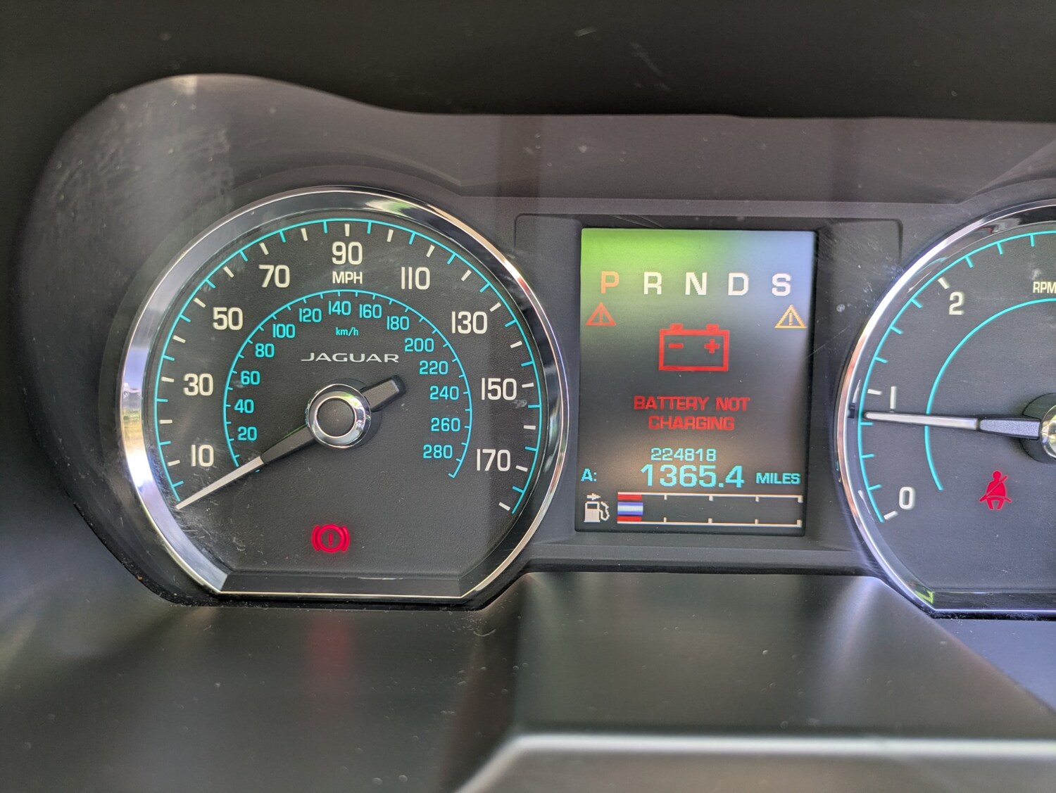 Jaguar XF 2014 (14) - 3.0d V6 Premium Luxury 4dr Auto [Start Stop] - Image 24