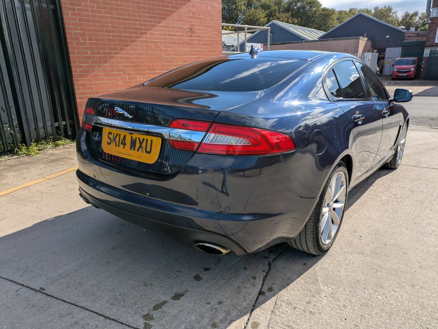 Jaguar XF 2014 (14) - 3.0d V6 Premium Luxury 4dr Auto [Start Stop] - Image 8