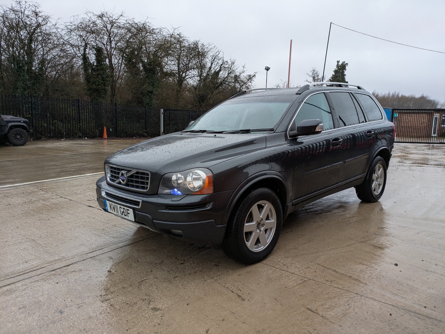Used Volvo XC90 2011 for sale - 77475308: Photo 2