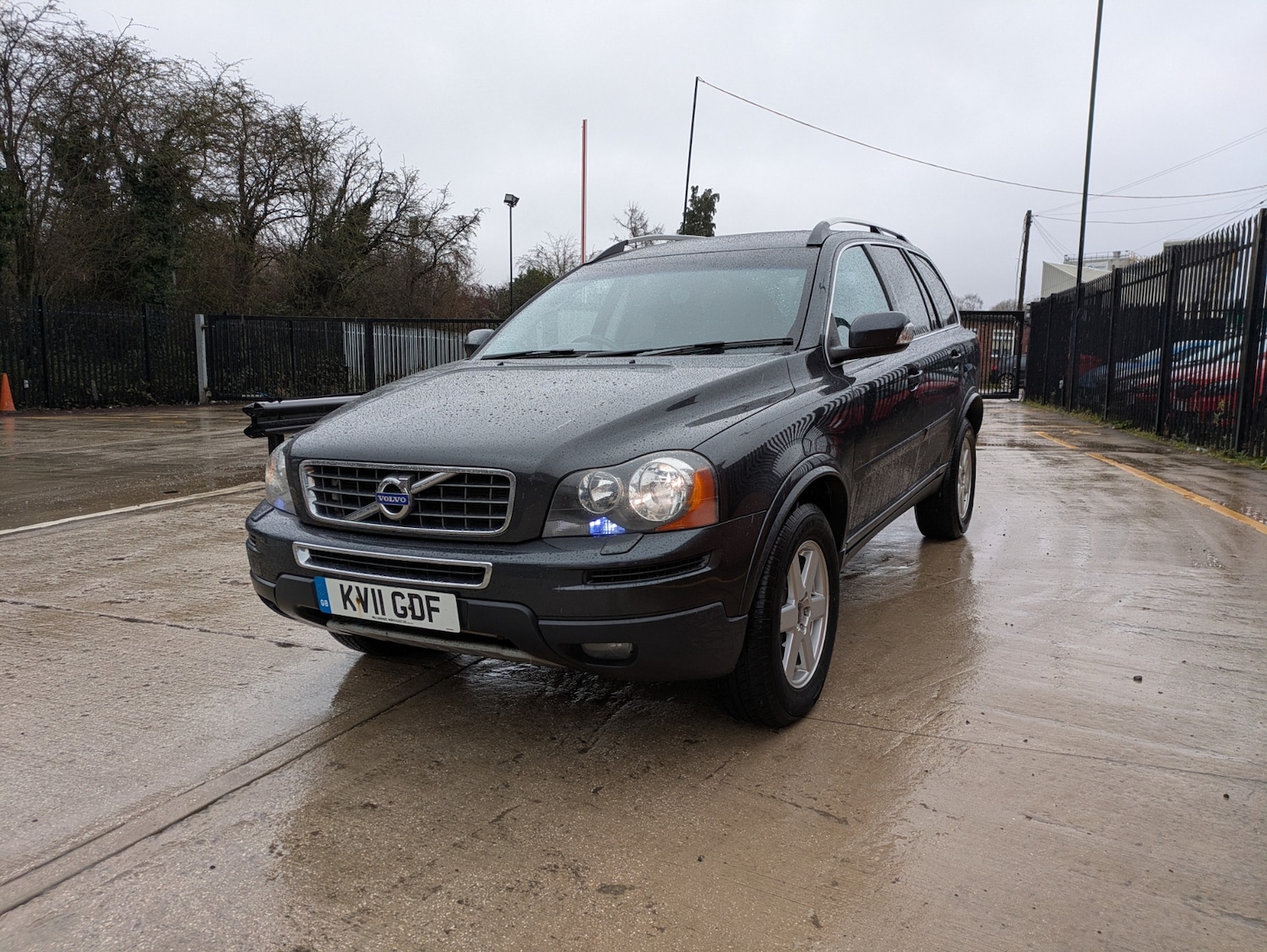 Used Volvo XC90 2011 for sale - 77475308: Photo 3