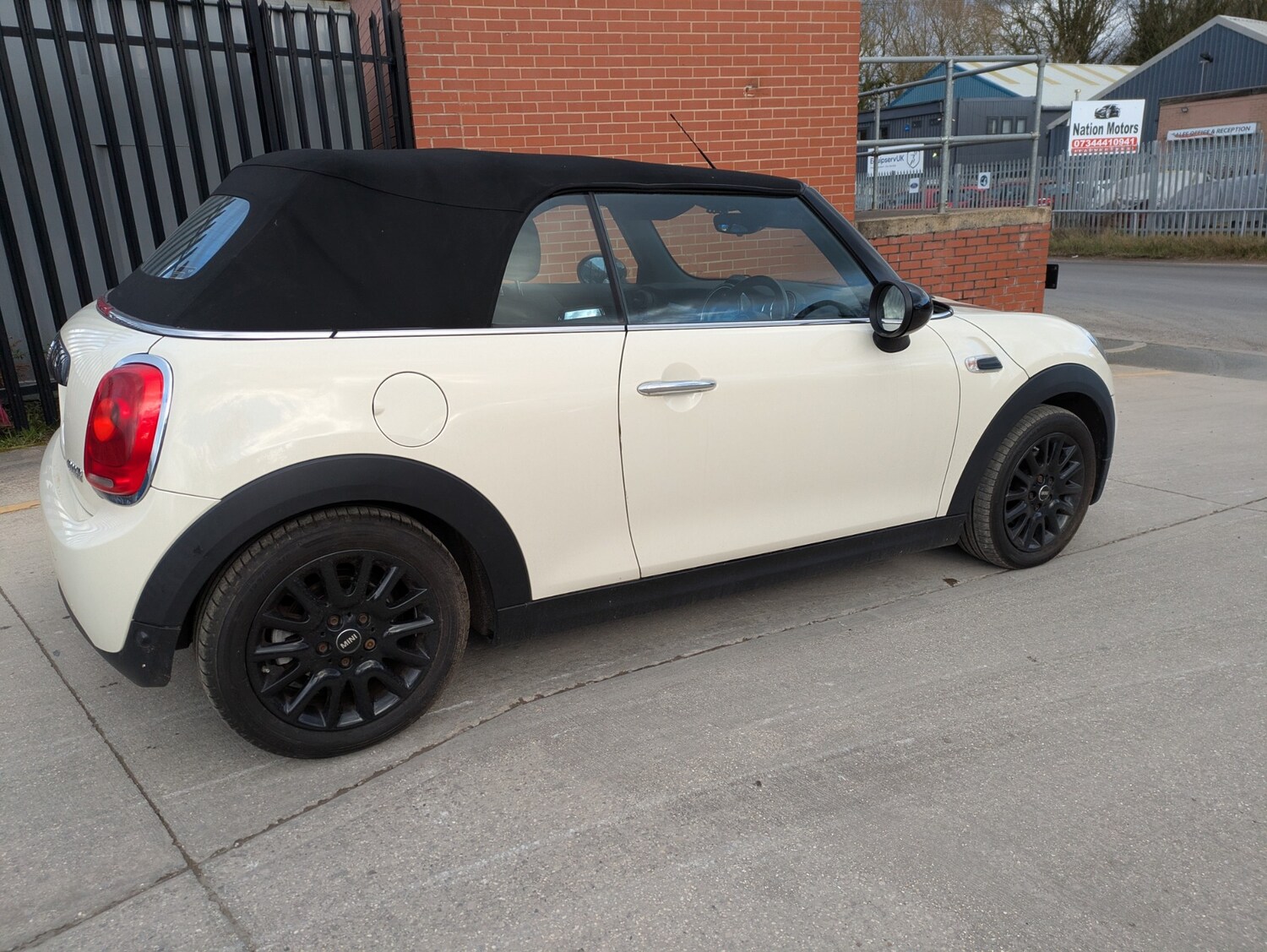 Used MINI Convertible 2016 for sale - 77878385: Photo 14