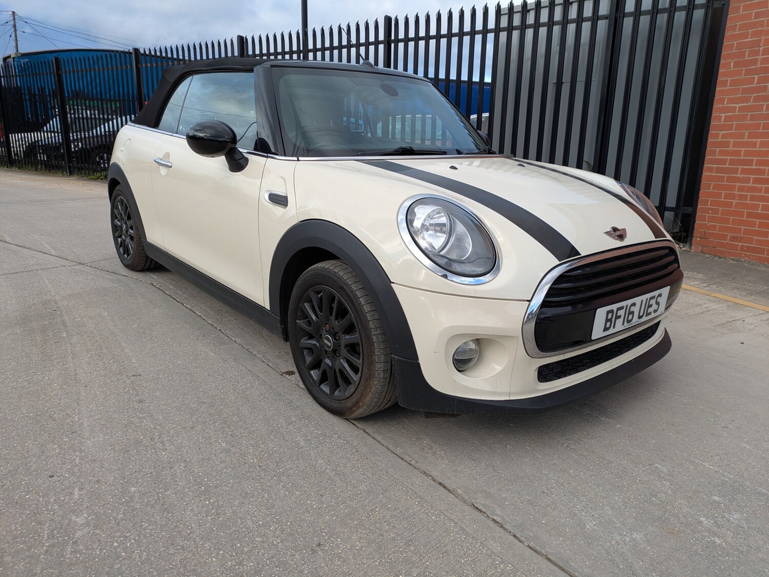 Used MINI Convertible 2016 for sale - 77878385: Photo 17