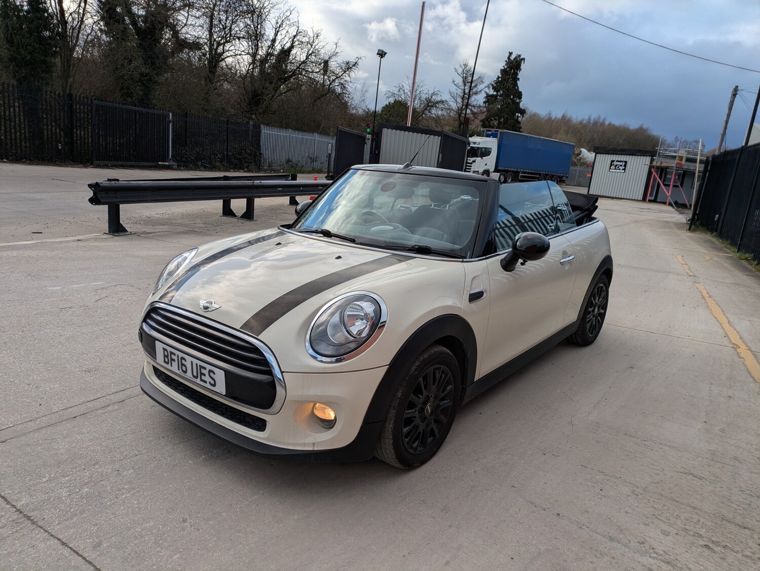 Used MINI Convertible 2016 for sale - 77878385: Photo 19