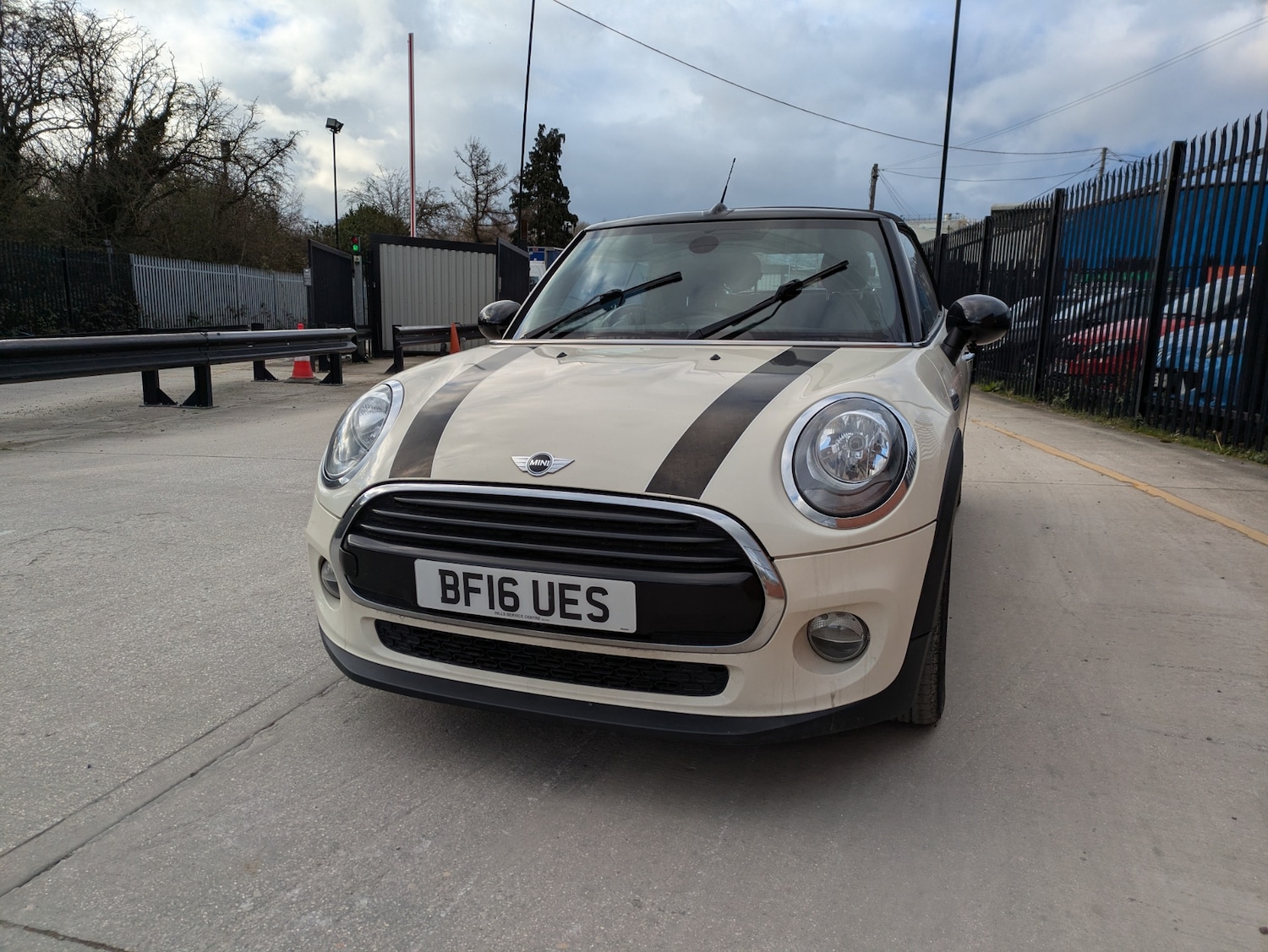 Used MINI Convertible 2016 for sale - 77878385: Photo 2