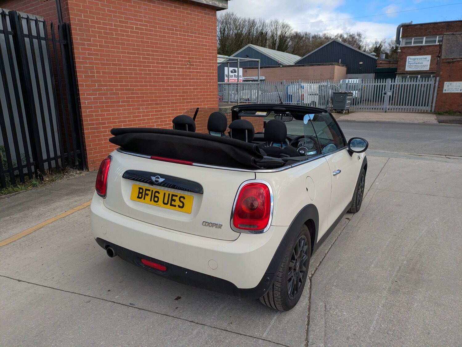 Used MINI Convertible 2016 for sale - 77878385: Photo 21