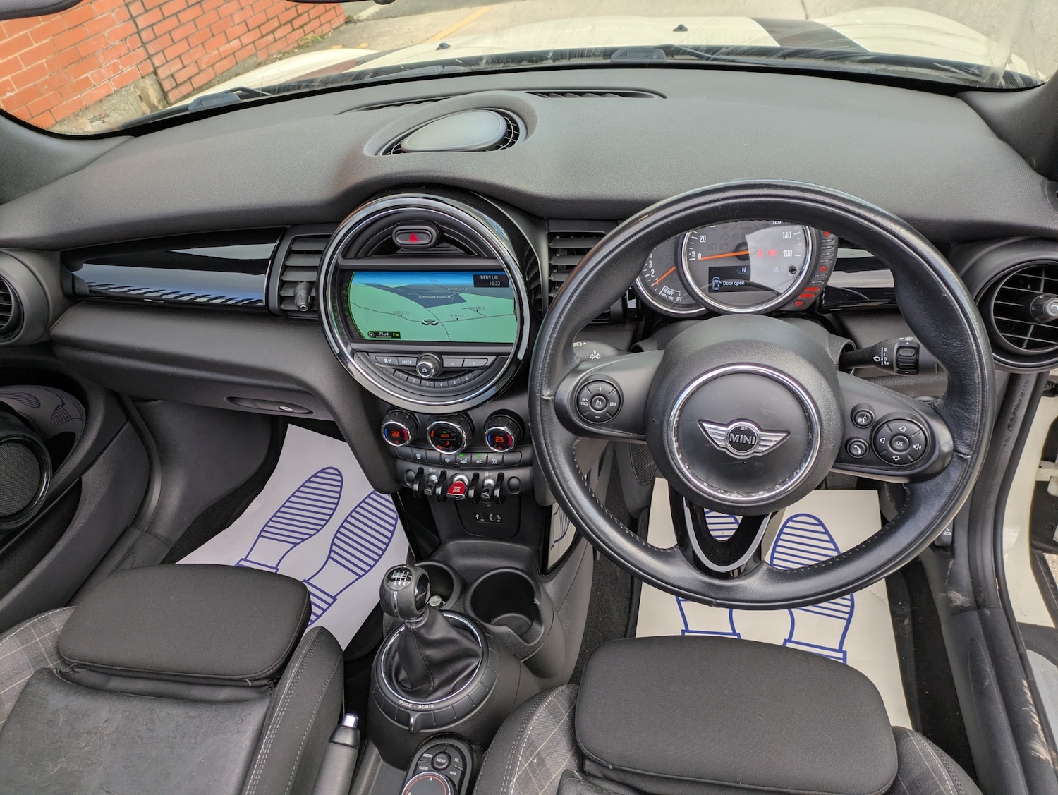 Used MINI Convertible 2016 for sale - 77878385: Photo 24