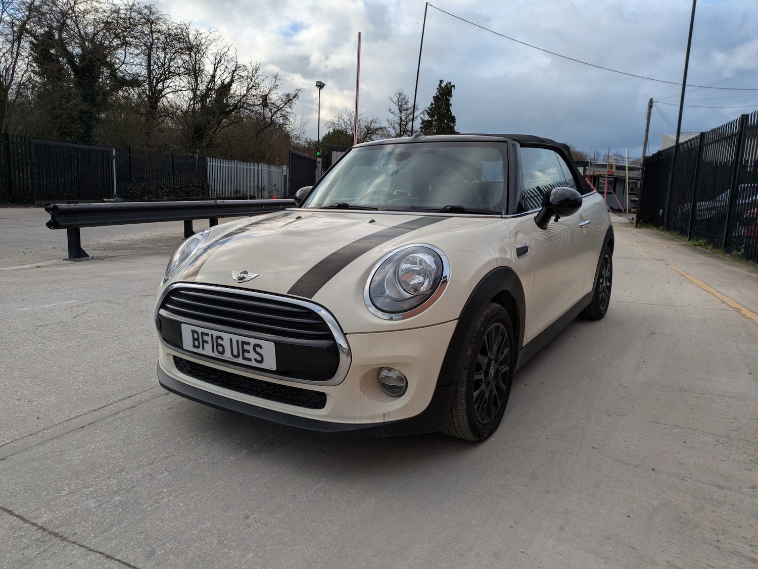 Used MINI Convertible 2016 for sale - 77878385: Photo 3