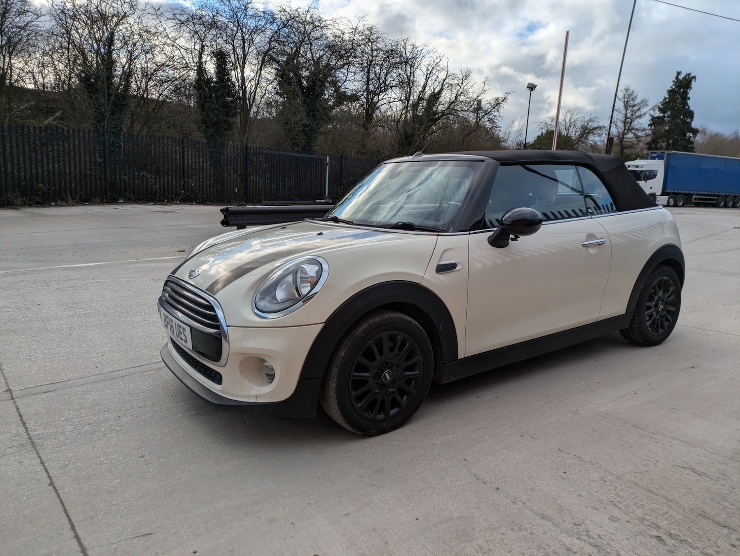 Used MINI Convertible 2016 for sale - 77878385: Photo 5