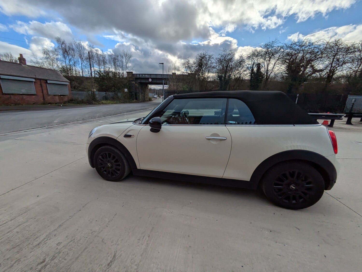 Used MINI Convertible 2016 for sale - 77878385: Photo 7