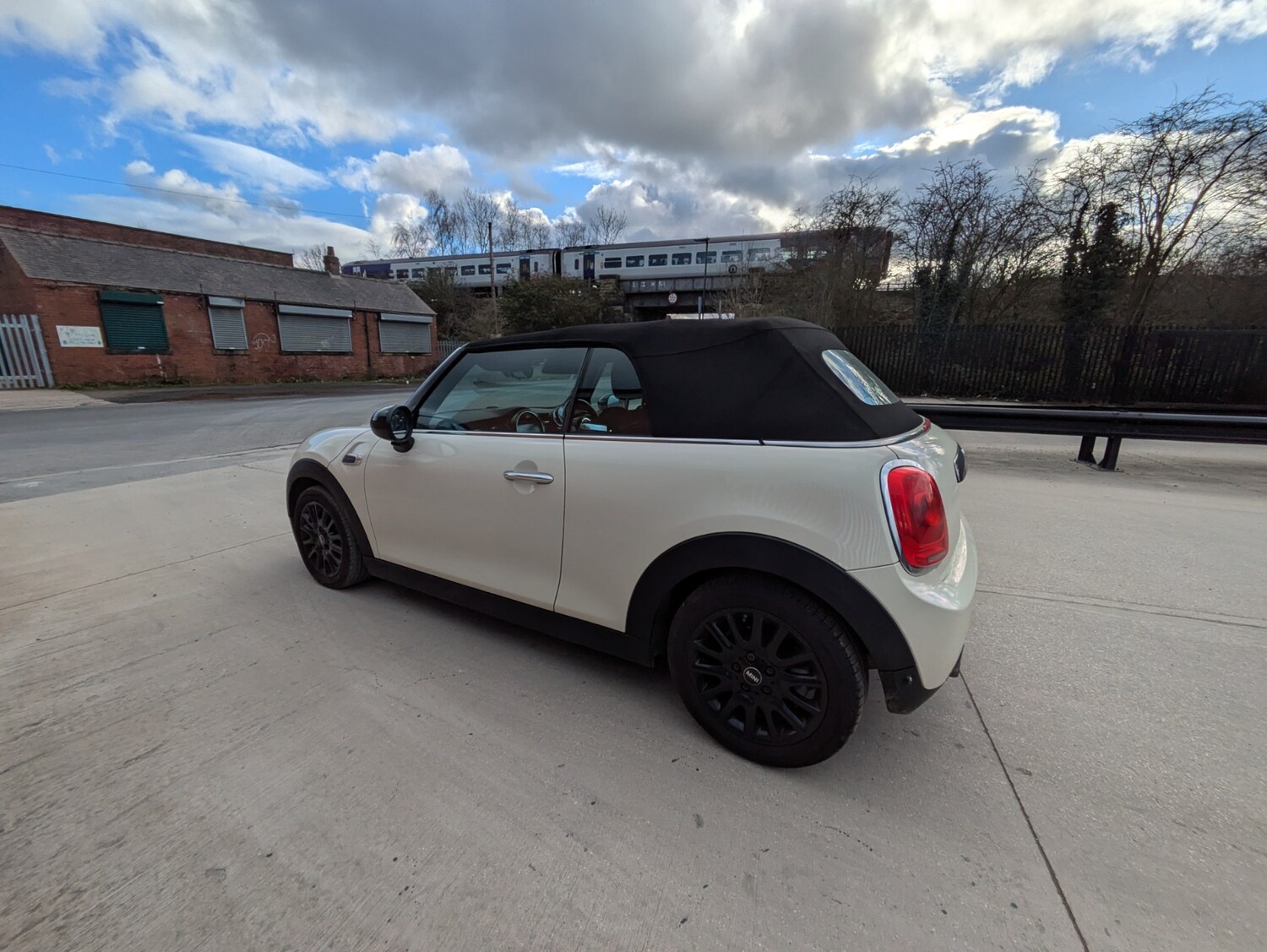 Used MINI Convertible 2016 for sale - 77878385: Photo 8