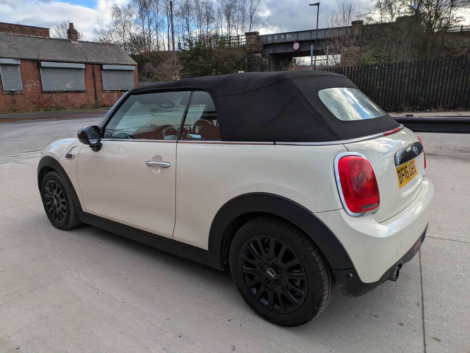 Used MINI Convertible 2016 for sale - 77878385: Photo 9