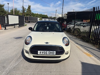 Used MINI Hatch 2016 for sale - 79353106: Photo