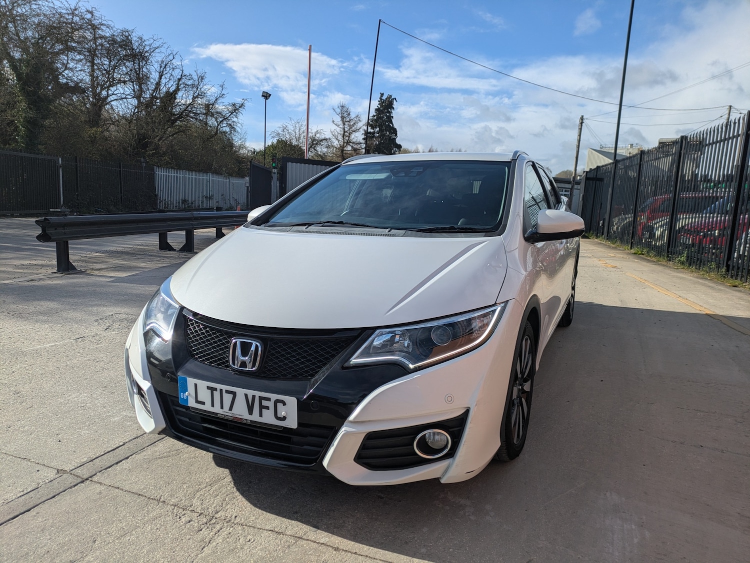 Used Honda Civic 2017 for sale - 78014951: Photo 2