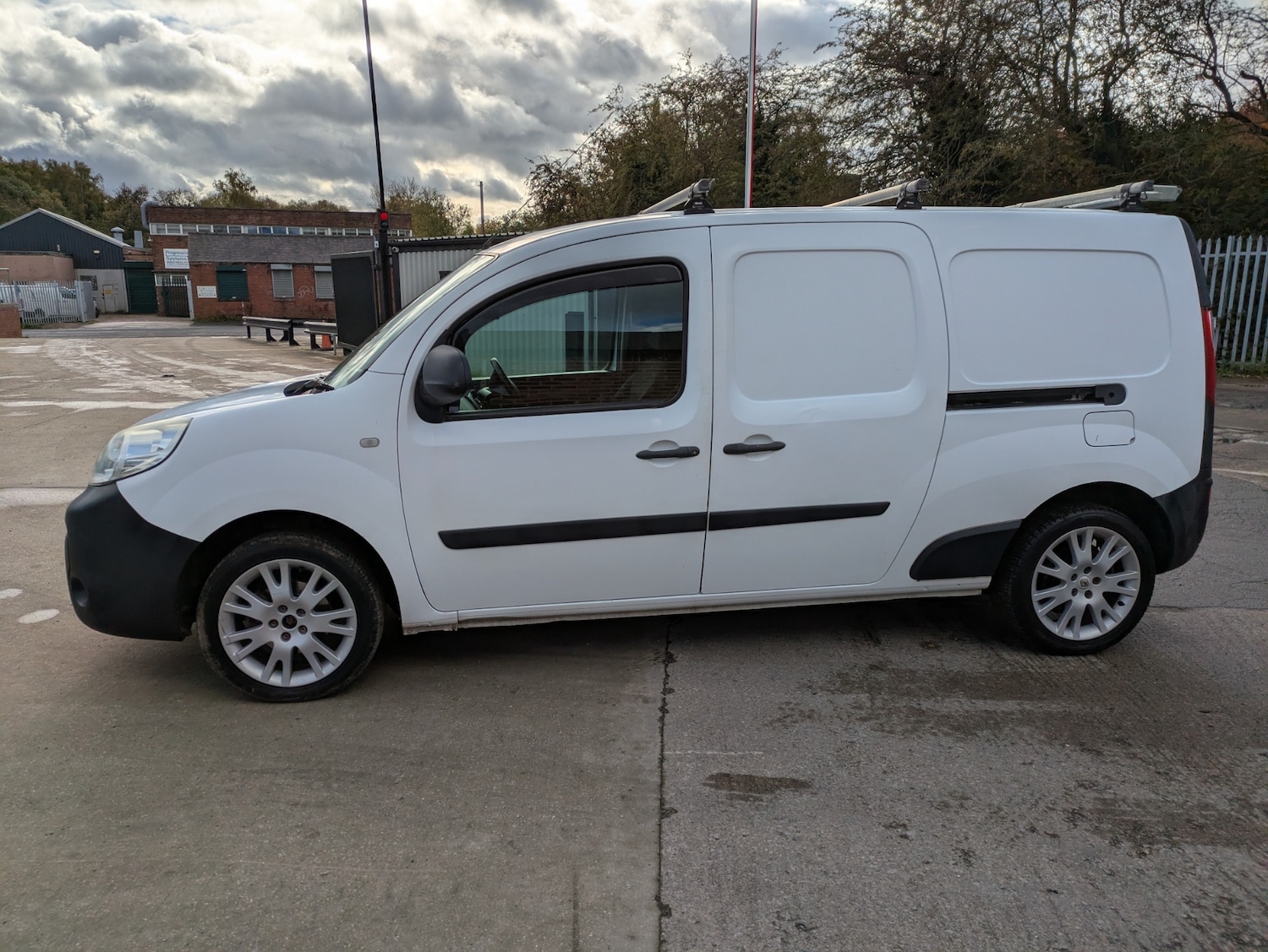 Used Renault Kangoo 2014 for sale - 76383227: Photo 4