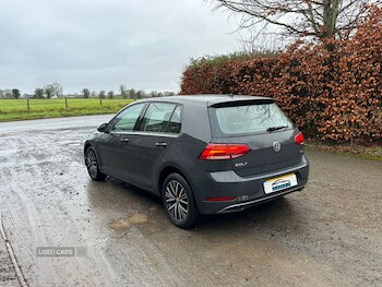 Used Volkswagen Golf 2017 for sale - 77268400: Photo