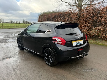 Used Peugeot 208 2015 for sale - 77587706: Photo