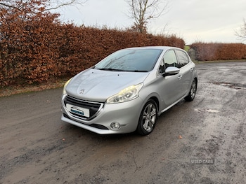 Used Peugeot 208 2015 for sale - 77511701: Photo