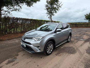 Used Toyota RAV4 2017 for sale - 79566447: Photo
