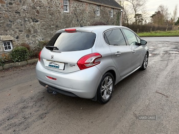 Used Peugeot 208 2015 for sale - 79084722: Photo