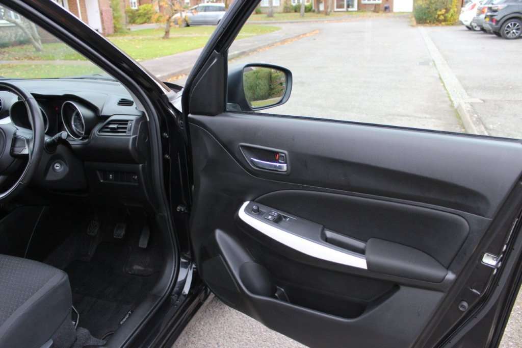 Used Suzuki Swift 2018 for sale - 76487174: Photo 19