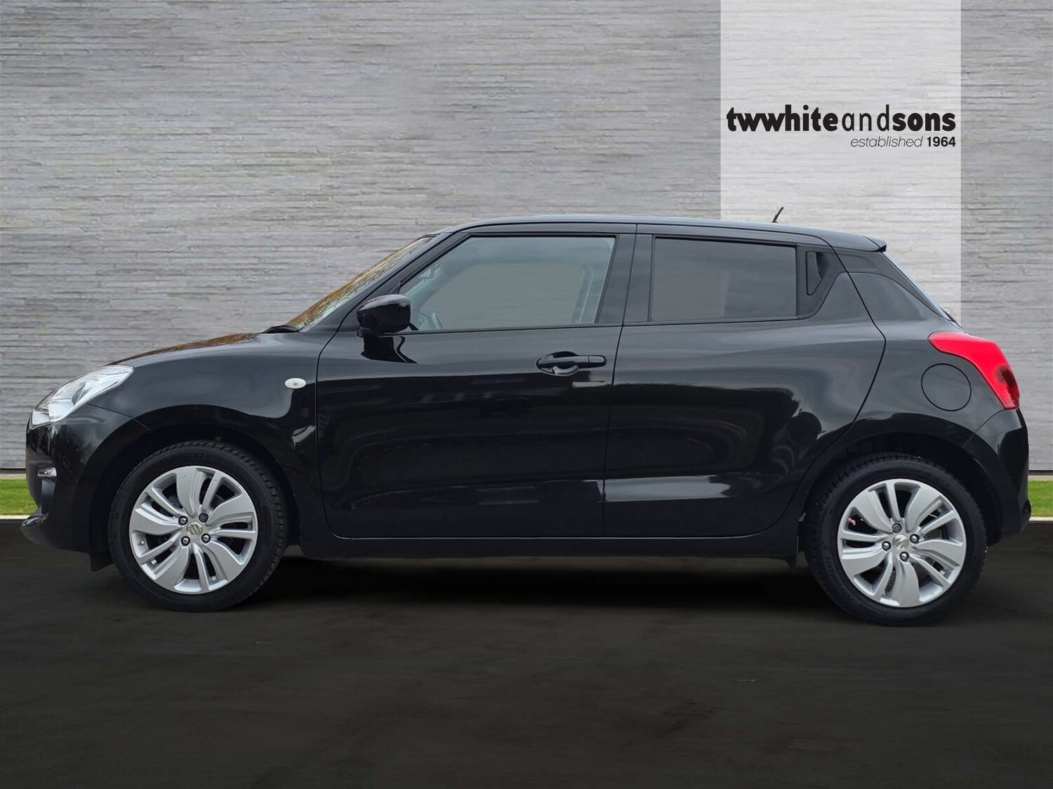 Used Suzuki Swift 2018 for sale - 76487174: Photo 4