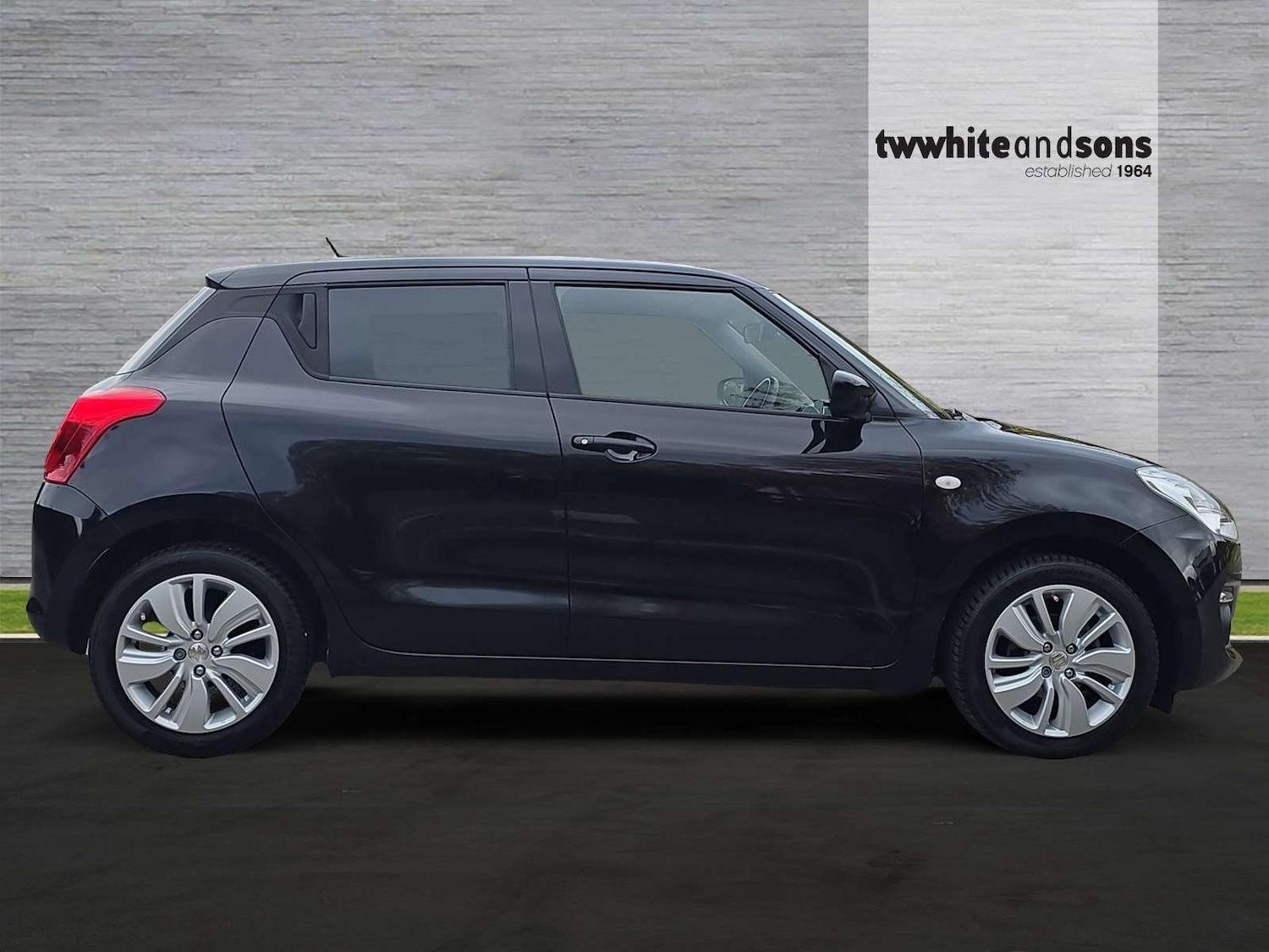 Used Suzuki Swift 2018 for sale - 76487174: Photo 8